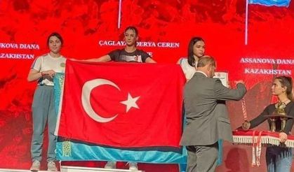 Dünya Şampiyonu sporcumuz Derya Ceren nezaket dışı harekete böyle yanıt verdi